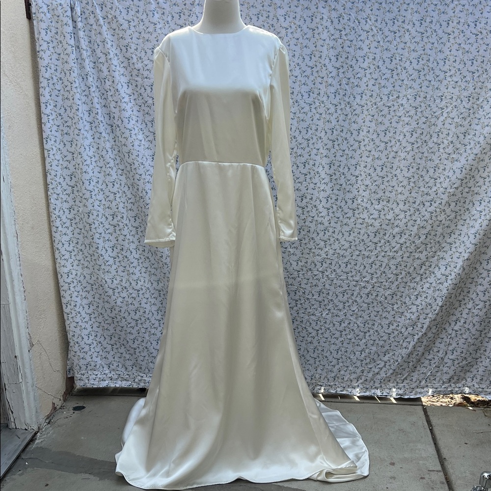 Handcrafted Elegant Cream Satin Long Sleeve wedding Dress